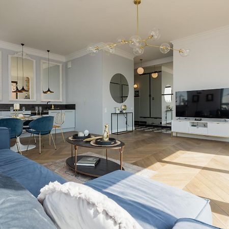 Royal Garden Apartment In Wilanow By Renters Prestige ワルシャワ エクステリア 写真