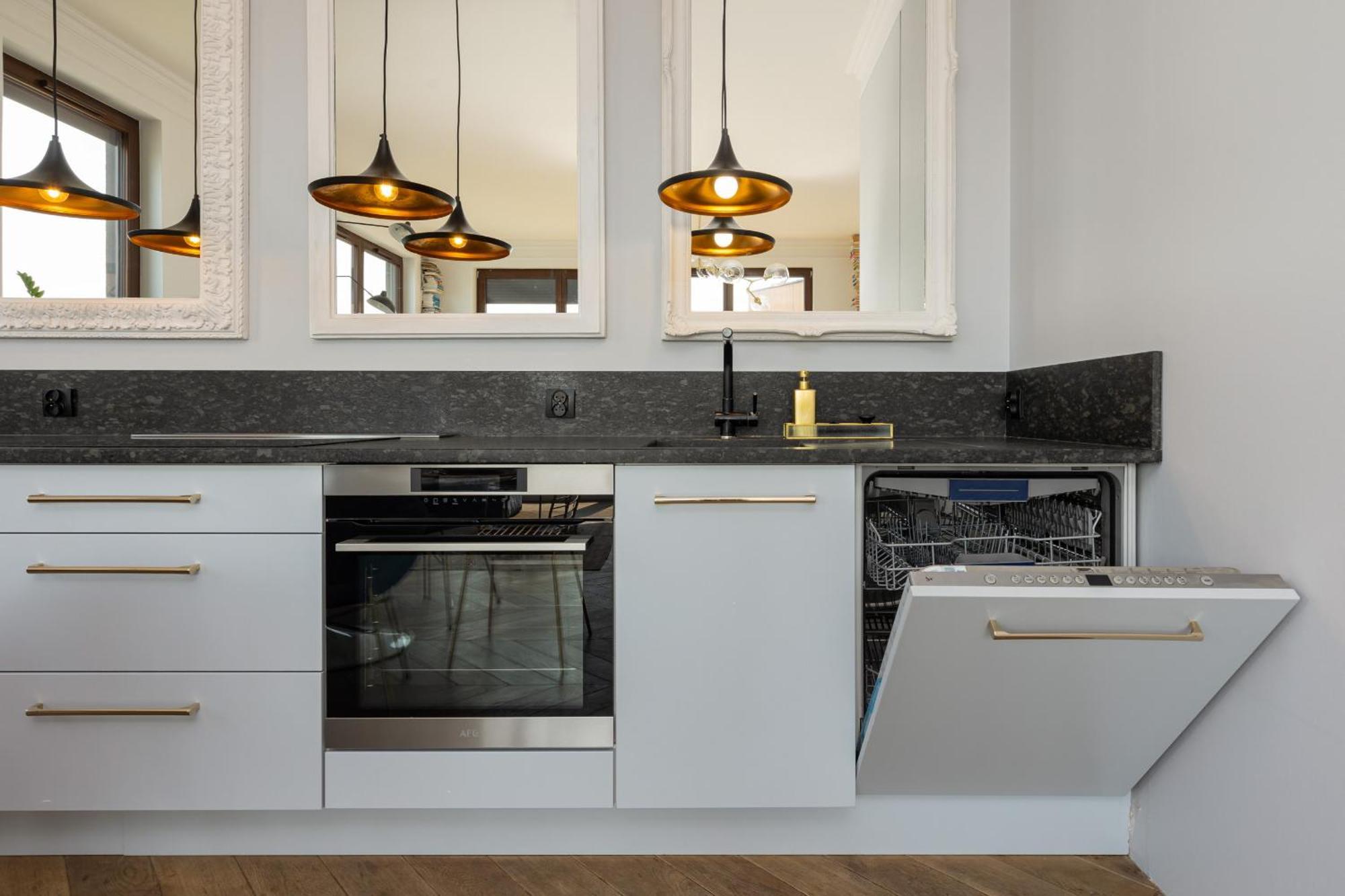 Royal Garden Apartment In Wilanow By Renters Prestige ワルシャワ エクステリア 写真
